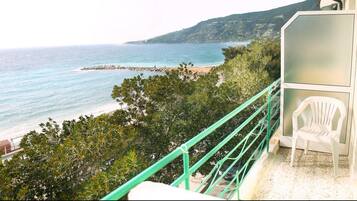 In-room safe, rollaway beds, free WiFi