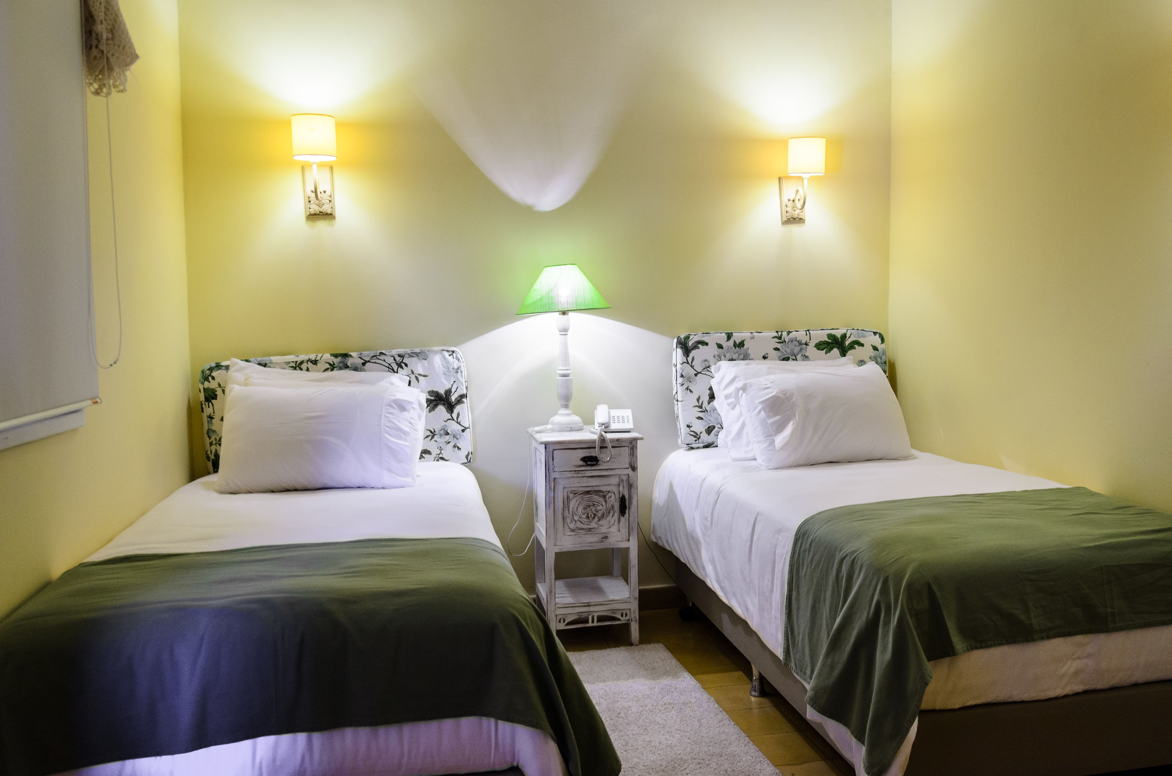 comfort suite, 2 single beds | minibar, in-room safe, individually decorated, individually furnished