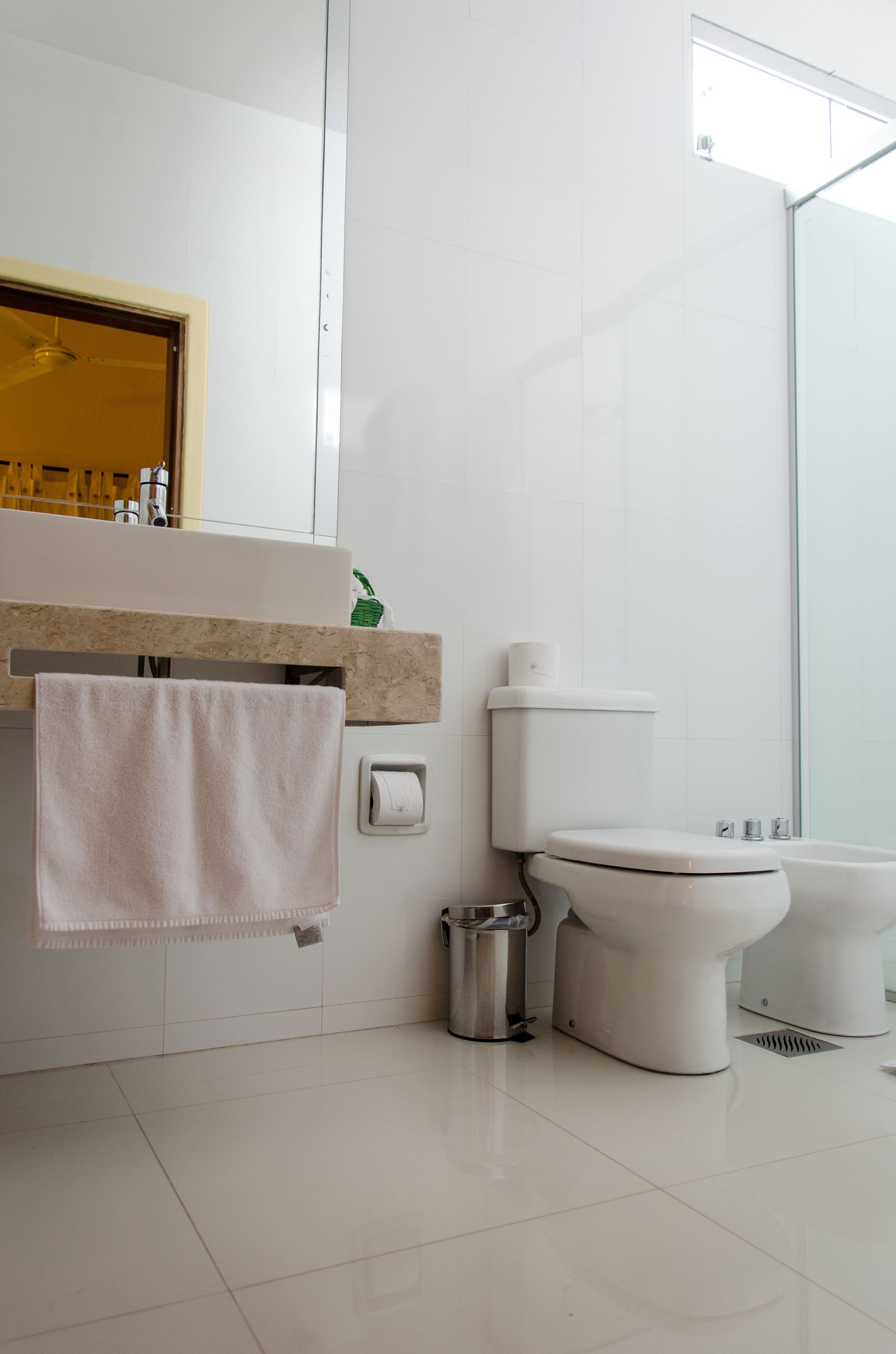 suite | bathroom sink