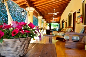 Lobby sitting area - La Casona Hotel Boutique (Asunción)