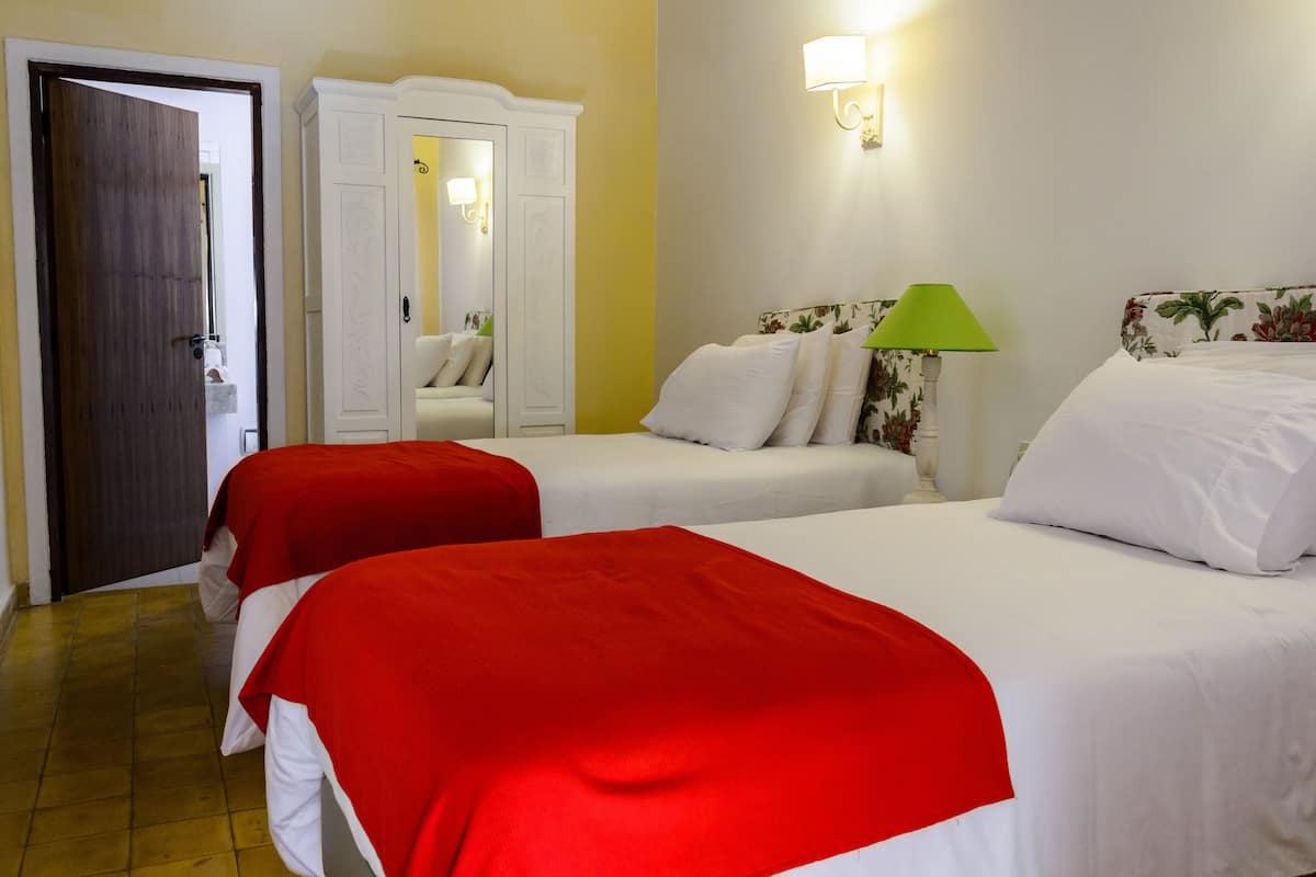 Comfort Suite, 2 Single Beds | Minibar, in-room safe, blackout curtains, free WiFi