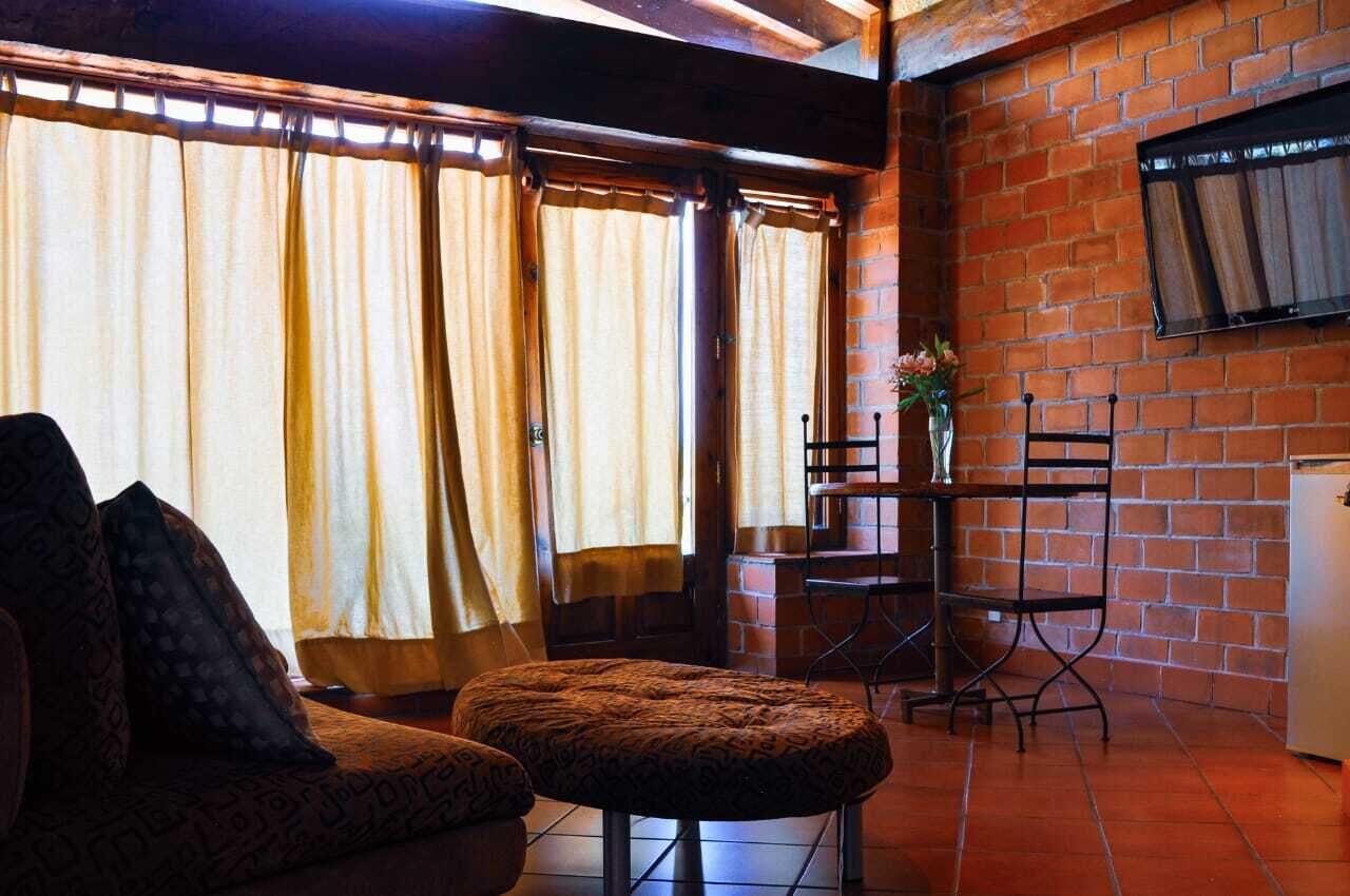 Grand Cabin | Individually decorated, individually furnished, desk