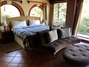 Honeymoon Studio Suite