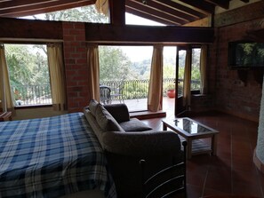 Cabaña Grand | Decoración personalizada, muebles diferentes y escritorio 