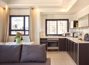 Penthouse, 3 Bedrooms | Private kitchenette | Full-sized fridge, microwave, stovetop, coffee/tea maker - Shenkin Vilmar Apartments (Tel Aviv)