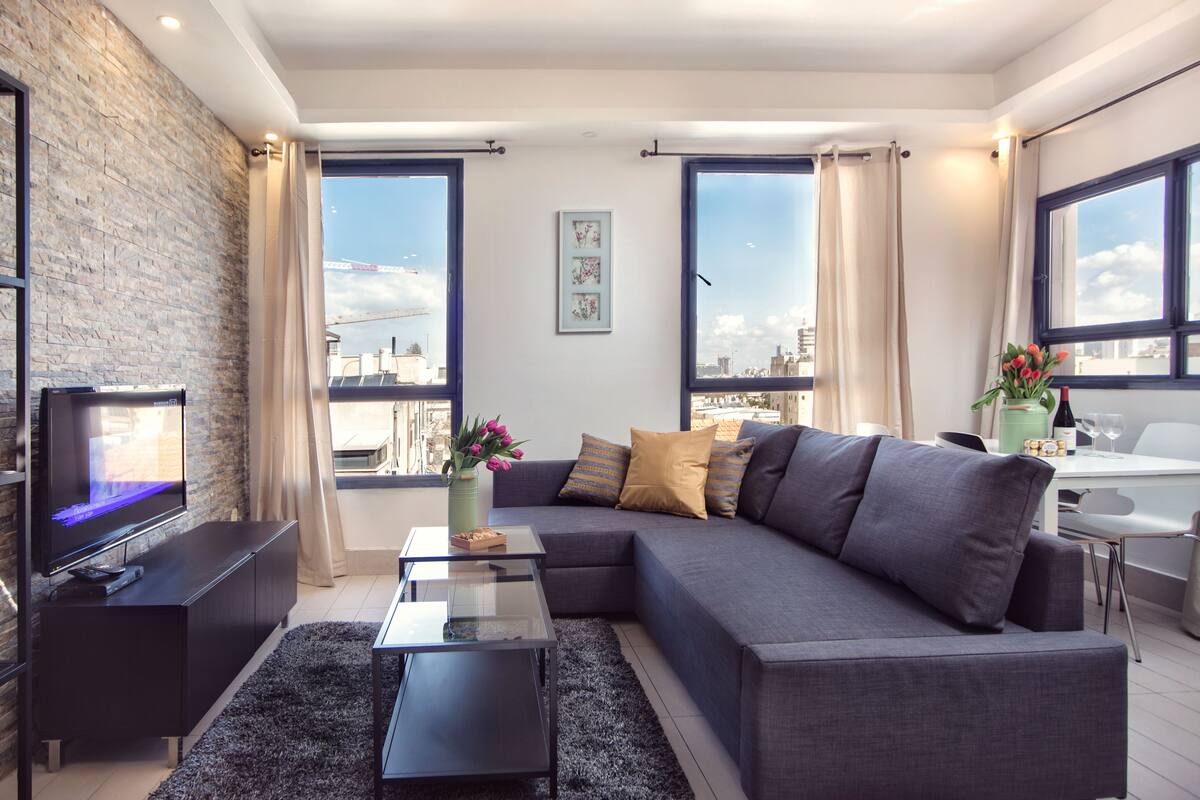 Penthouse, 3 Bedrooms | Living room