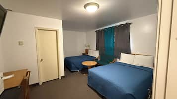 Bureau, fer et planche à repasser, Wi-Fi gratuit, draps fournis