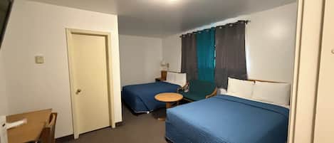 Bureau, fer et planche à repasser, Wi-Fi gratuit, draps fournis