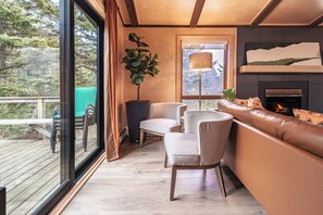 Living area - Cascade Lodge (Lutsen)