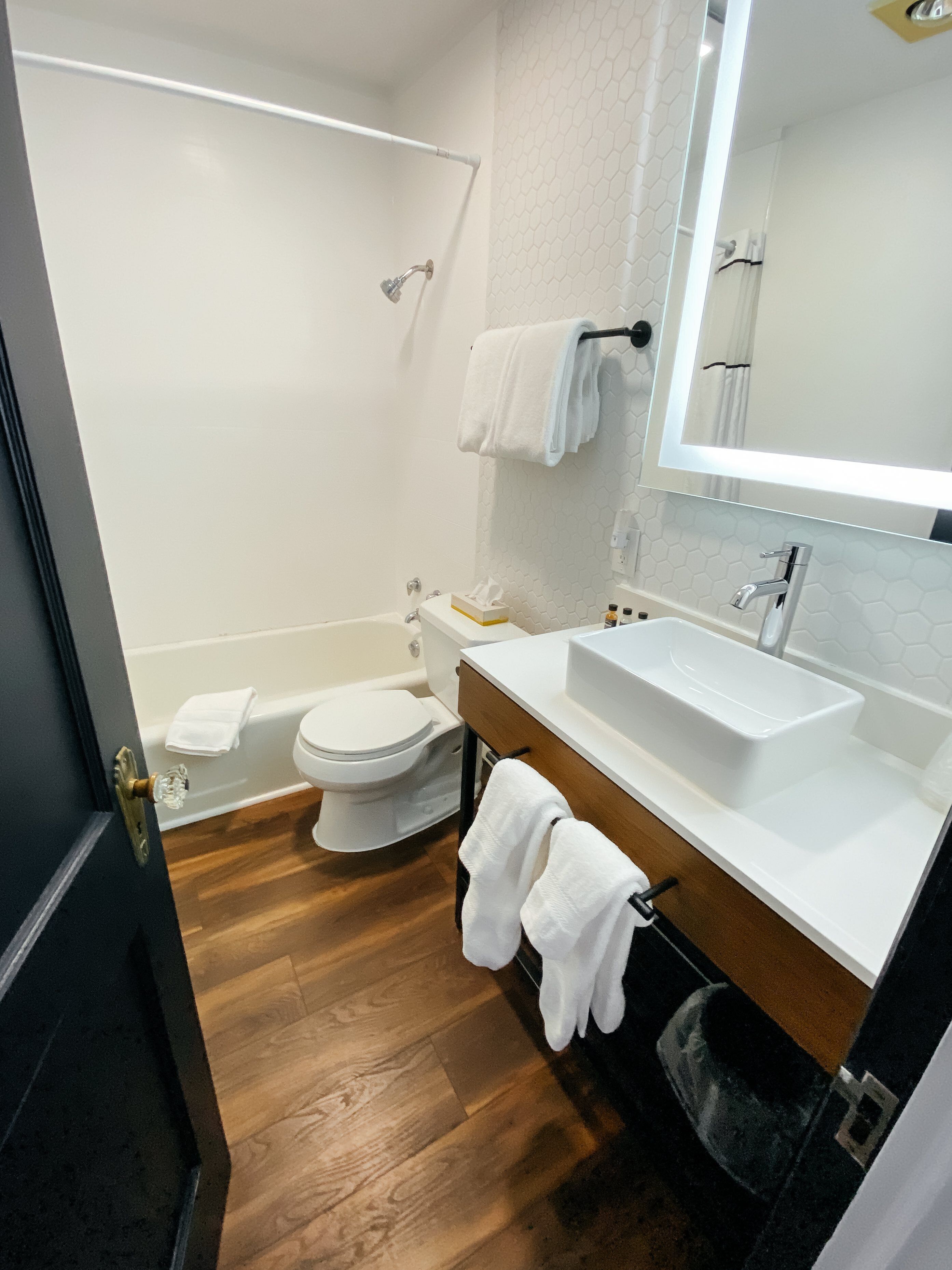 room, private bathroom (room 214) | bathroom | combined shower/bathtub, free toiletries, hair dryer, towels