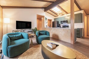 Living area - Cascade Lodge (Lutsen)