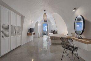 Junior Suite, Hot Tub, Sea View (Caldera View) | In-room safe, iron/ironing board, free WiFi, bed sheets - Exclusive Suites (Santorini)