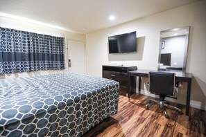 Standard Room, 1 King Bed | 1 bedroom, desk, iron/ironing board, free WiFi