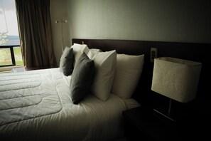 Matrimonial | In-room safe, blackout curtains, free WiFi, bed sheets - Hotel HD Natales (Natales)