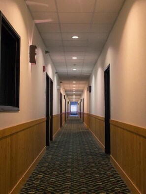 Interior - White Oak Inn & Suites (Deer River)