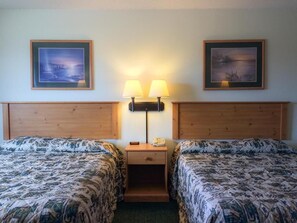 Desk, iron/ironing board, free WiFi - White Oak Inn & Suites (Deer River)