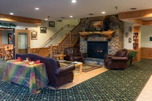 Interior - White Oak Inn & Suites (Deer River)