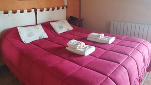 Standard Double Room, 1 Double or 2 Single Beds