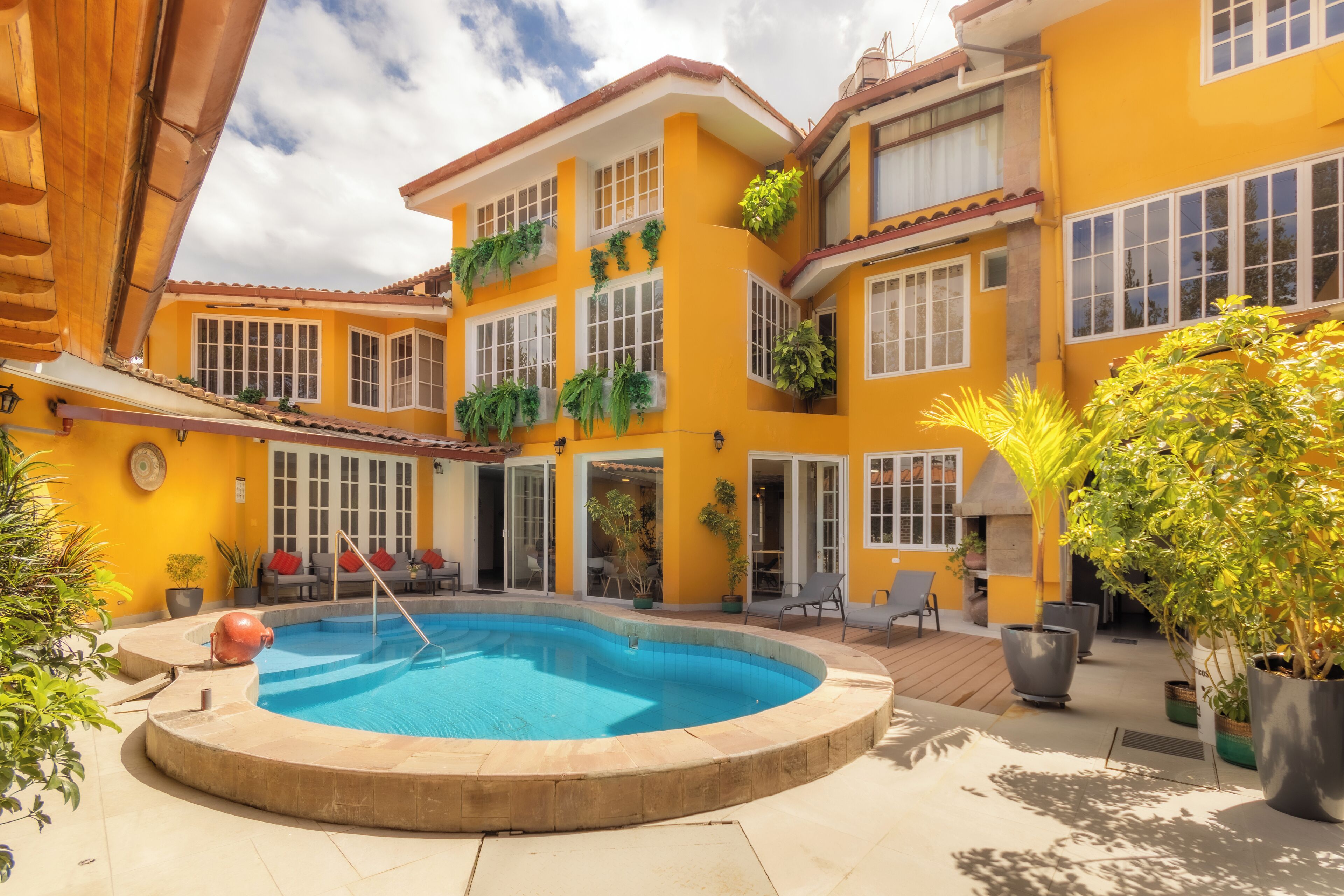 Mặt tiền nơi lưu trú