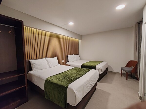 Family Twin Room, 2 Double Beds - Hotel Serra Nova (Baños del Inca)