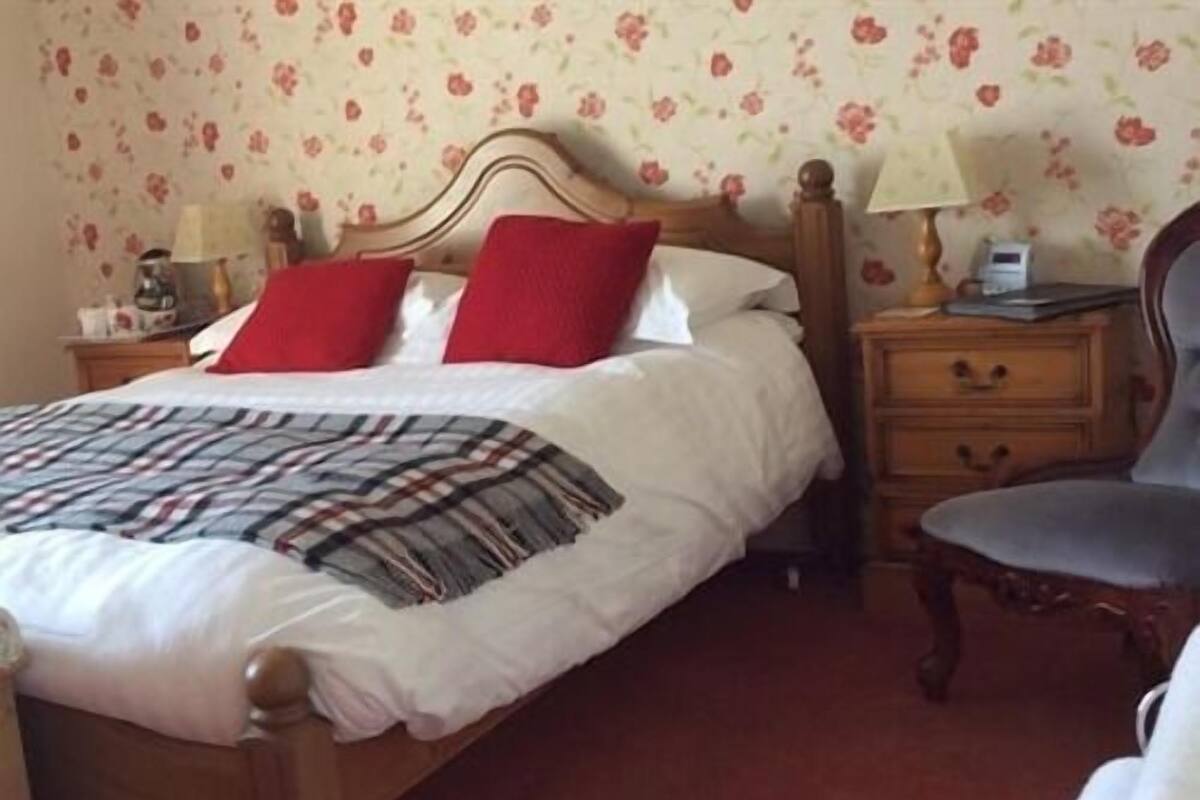 Suite, Ensuite, Garden View
