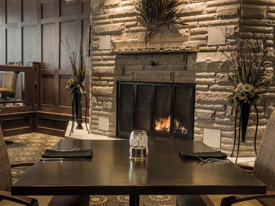 Breakfast, lunch, dinner served; American cuisine