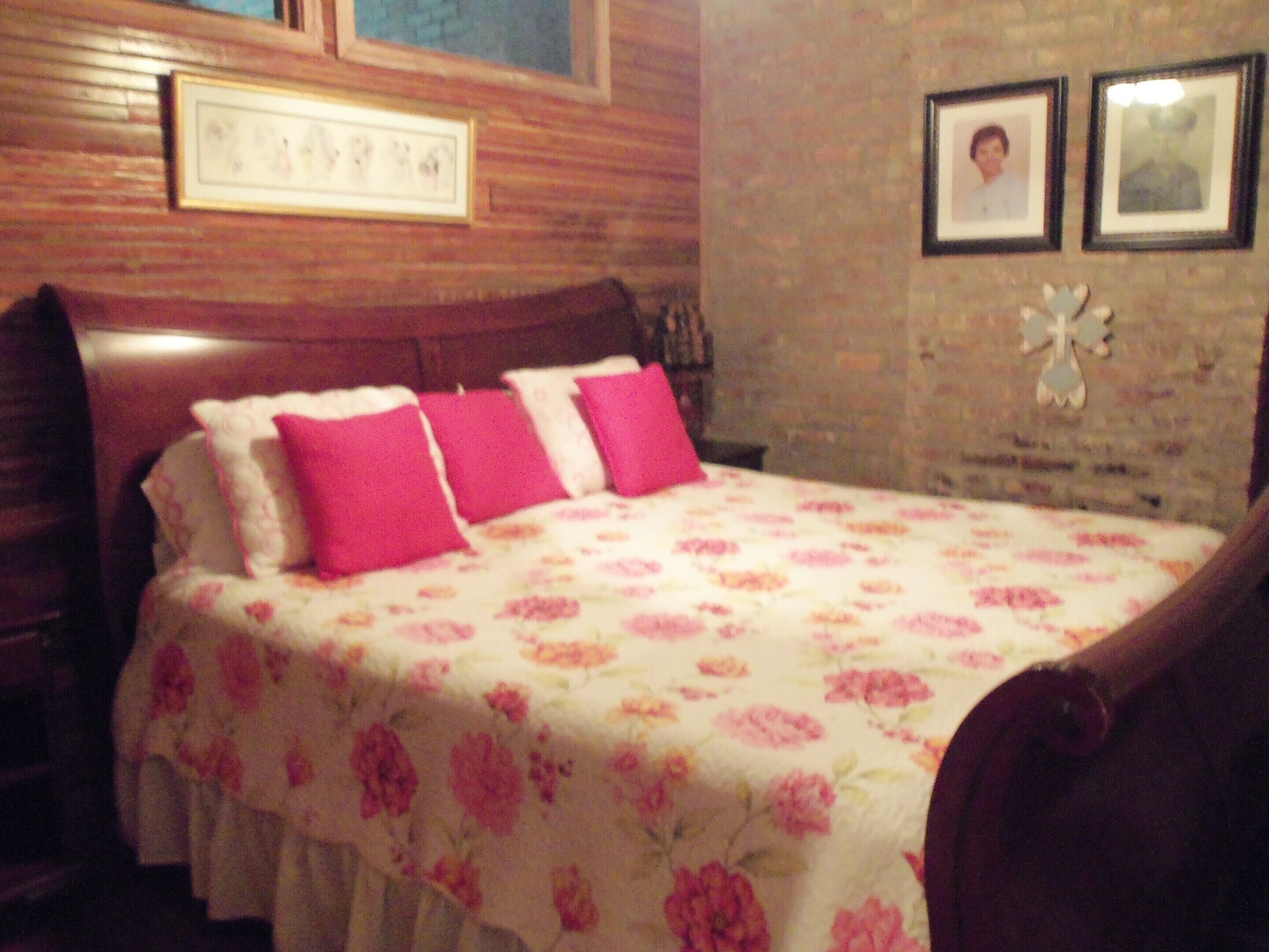 Basic Suite, 1 King Bed with Sofa bed | Living area | Flat-screen TV