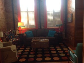 Flat-screen TV - The Main Street Hotel (Yazoo City)