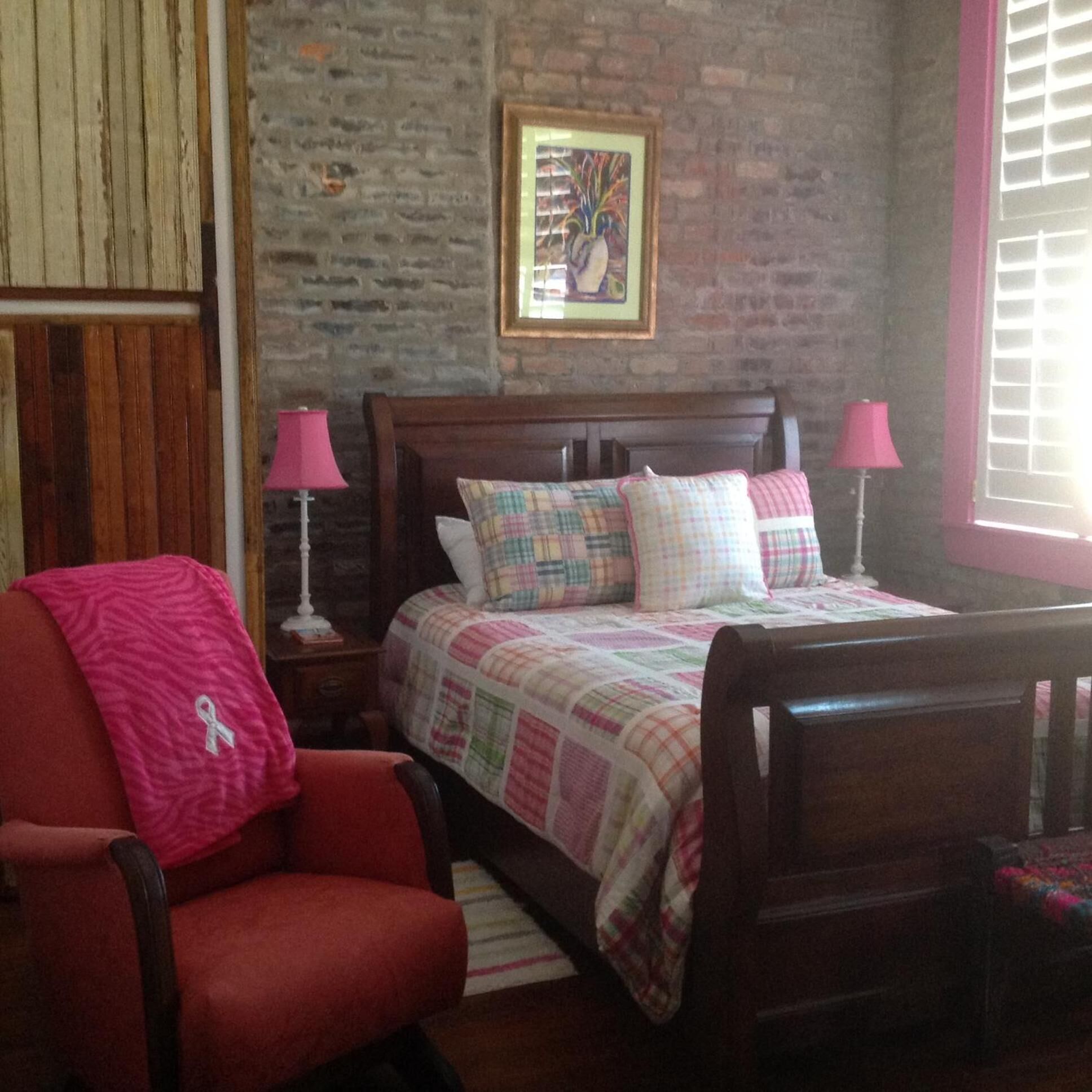 premium bedding, free wifi