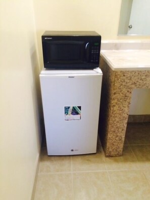 Mini-refrigerator - Casino Inn (Absecon)