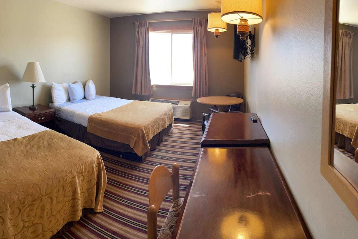 2 Queen Beds, Ground Floor | 1 bedroom, desk, free WiFi, bed sheets