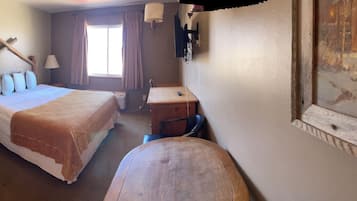1 King Bed, Ground Floor | 1 bedroom, desk, free WiFi, bed sheets