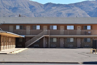 Satellite Inn