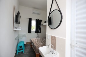 Basic Triple Room - Jardim do Mar Chalés (Ubatuba)