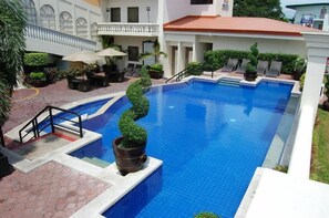 Outdoor pool, pool umbrellas