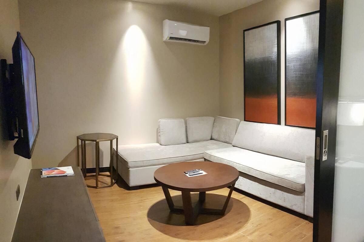 Rom – executive | Oppholdsområde | LCD-TV
