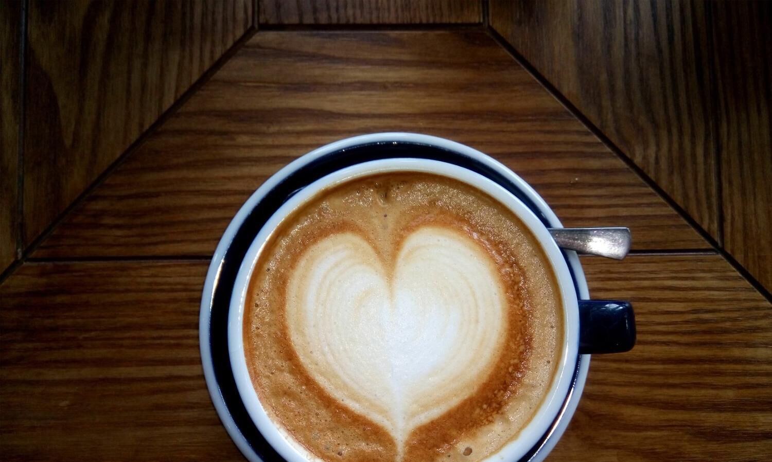 breakfast, lunch and dinner served