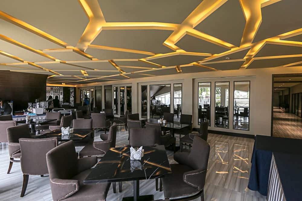 Subic Bay Travelers Hotel & Event Center