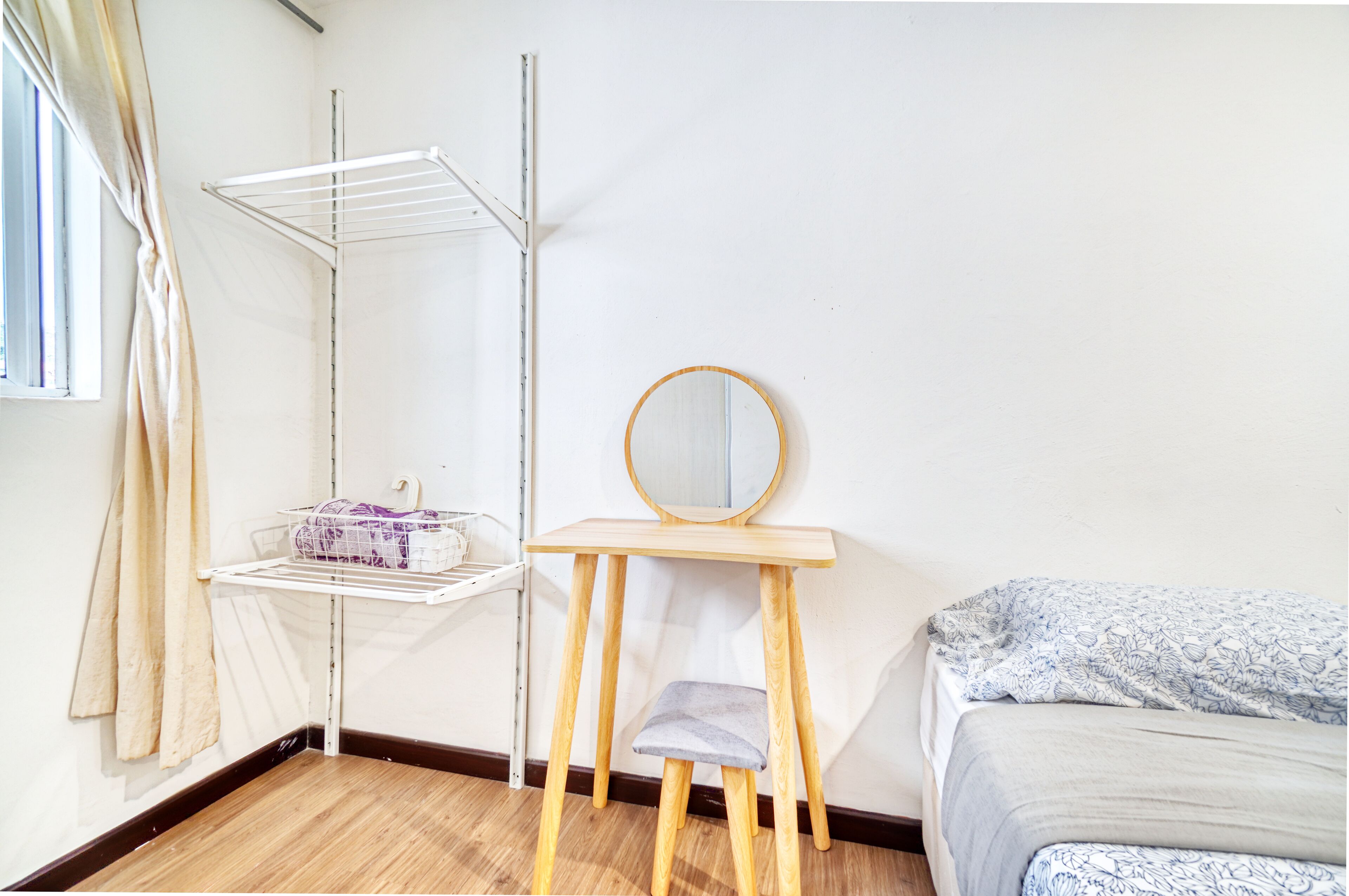 standard twin room | desk, free wifi