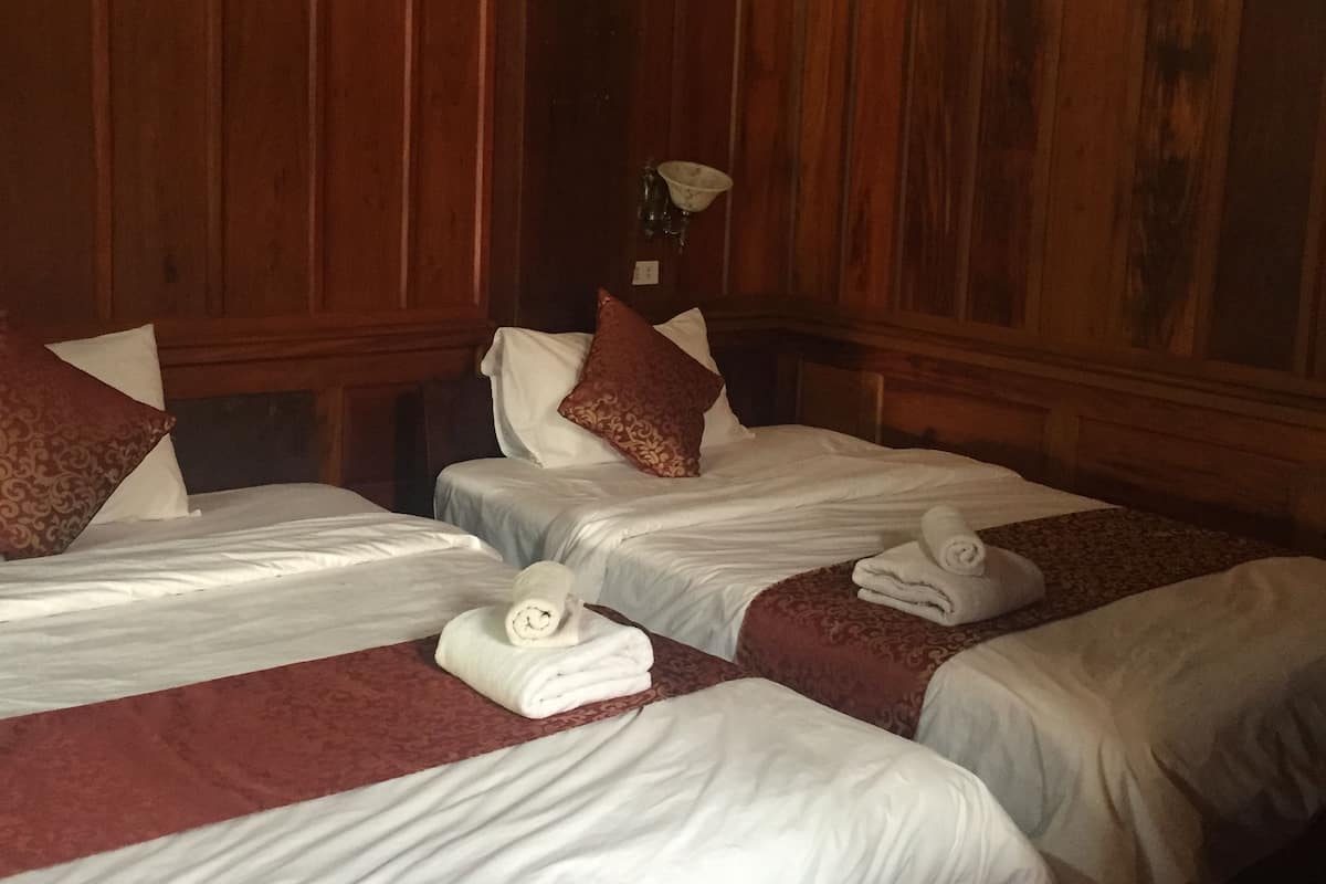In-room safe, desk, free WiFi