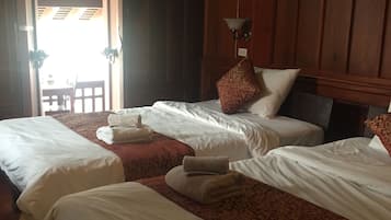 Deluxe Twin Room | Zimmersafe, Schreibtisch, kostenloses WLAN