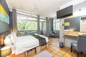 Habitació doble Deluxe | 1 dormitori, caixa forta a l'habitació, wifi gratuïta i roba de llit 