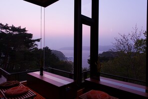 Lobby sitting area - The Park Hotel Jodogahama (Miyako)