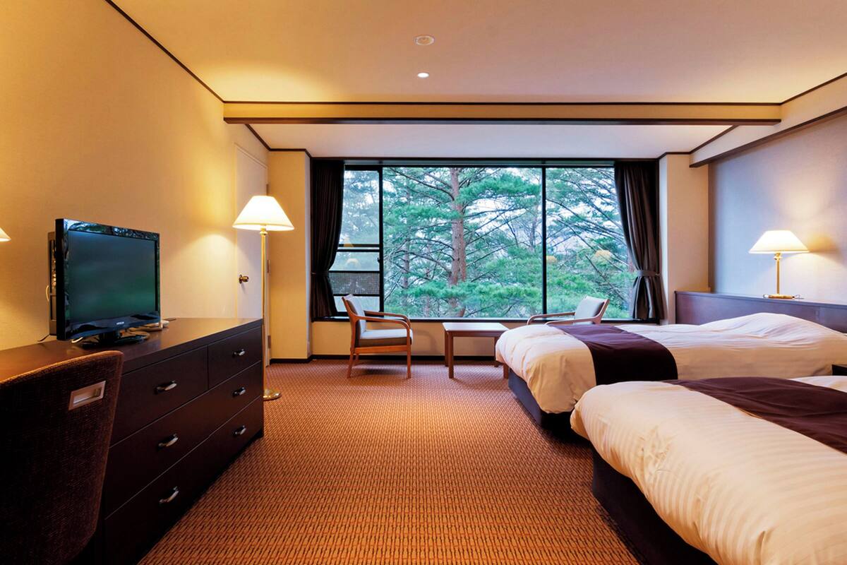 Western Style Twin Bedroom, Garden View [Online Exclusive], Non Smoking | Premium bedding, in-room safe, blackout curtains, free WiFi