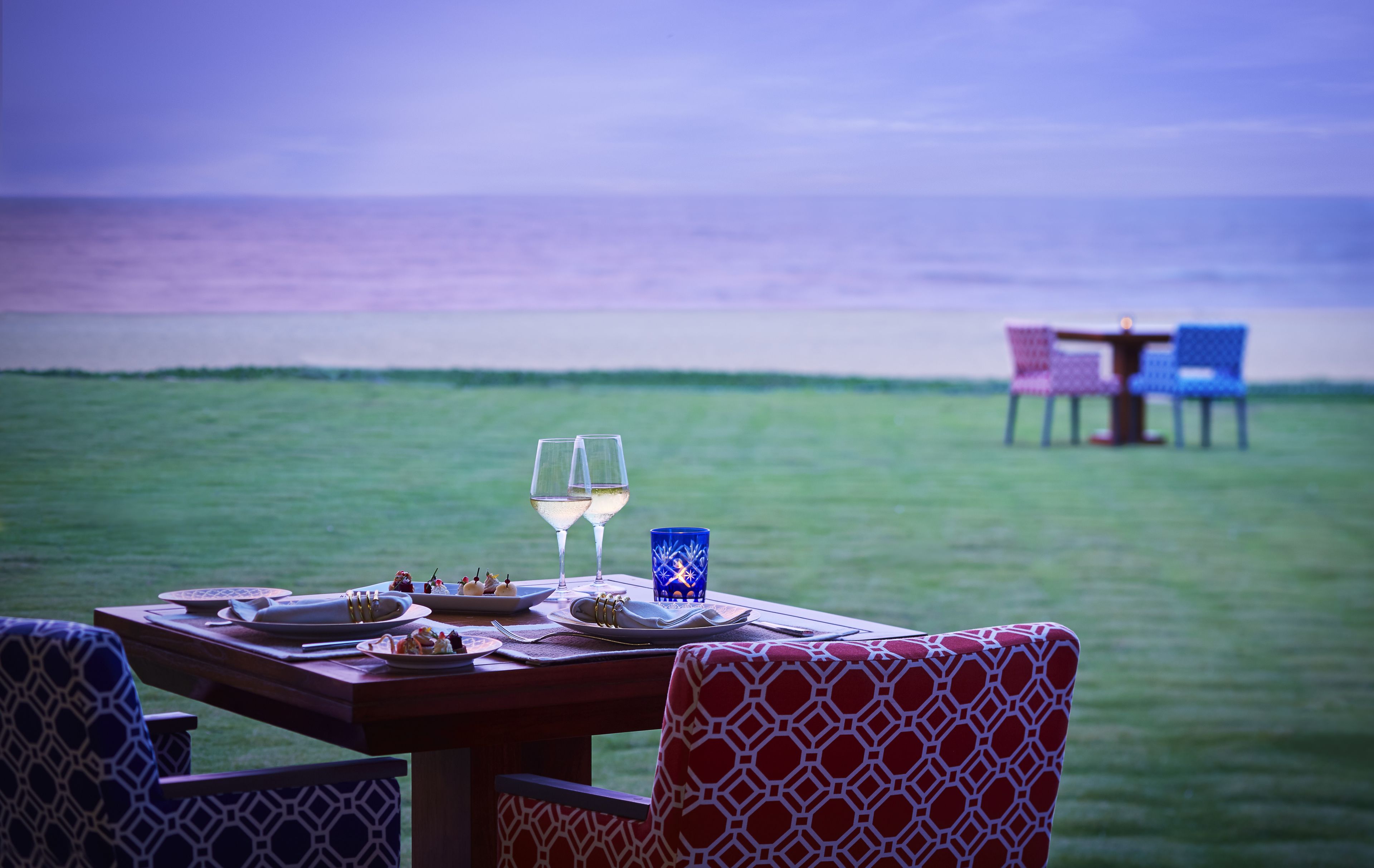 2 间餐厅，供应午餐和晚餐，海鲜