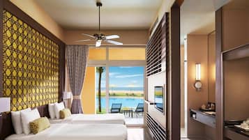 Deluxe Twin Room | In-room safe, desk, laptop workspace, iron/ironing board