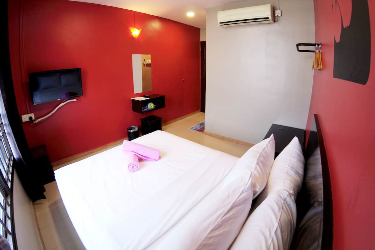 Habitación estándar doble, 1 cama de matrimonio, baño privado | Escritorio, wifi gratis, ropa de cama