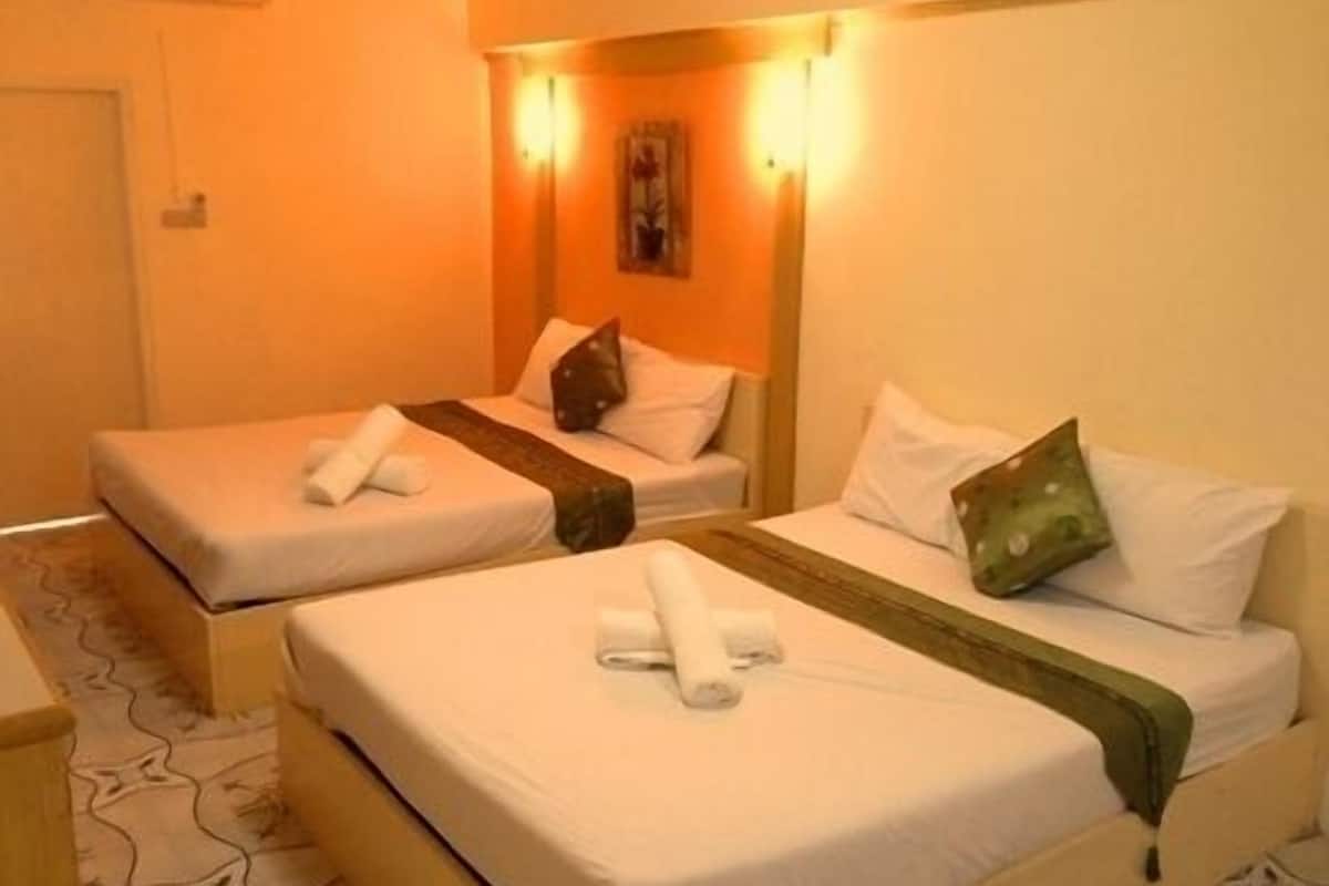 family bed | desk, free wifi