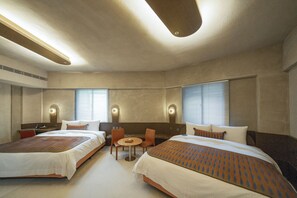 Deluxe Quadruple Room, City View | Down comforters, desk, soundproofing, iron/ironing board - PAPO’A LABS (Tainan)