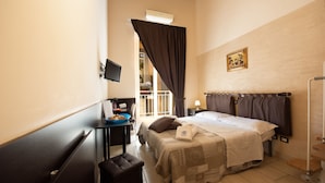 Premium bedding, in-room safe, free WiFi - B&B Napolì (Naples)